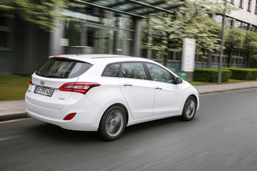  Hyundai i30 Wagon 2015 года  (фото 10 из 25)